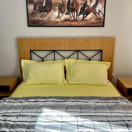 In Skanderbeg Square - Center 2 *